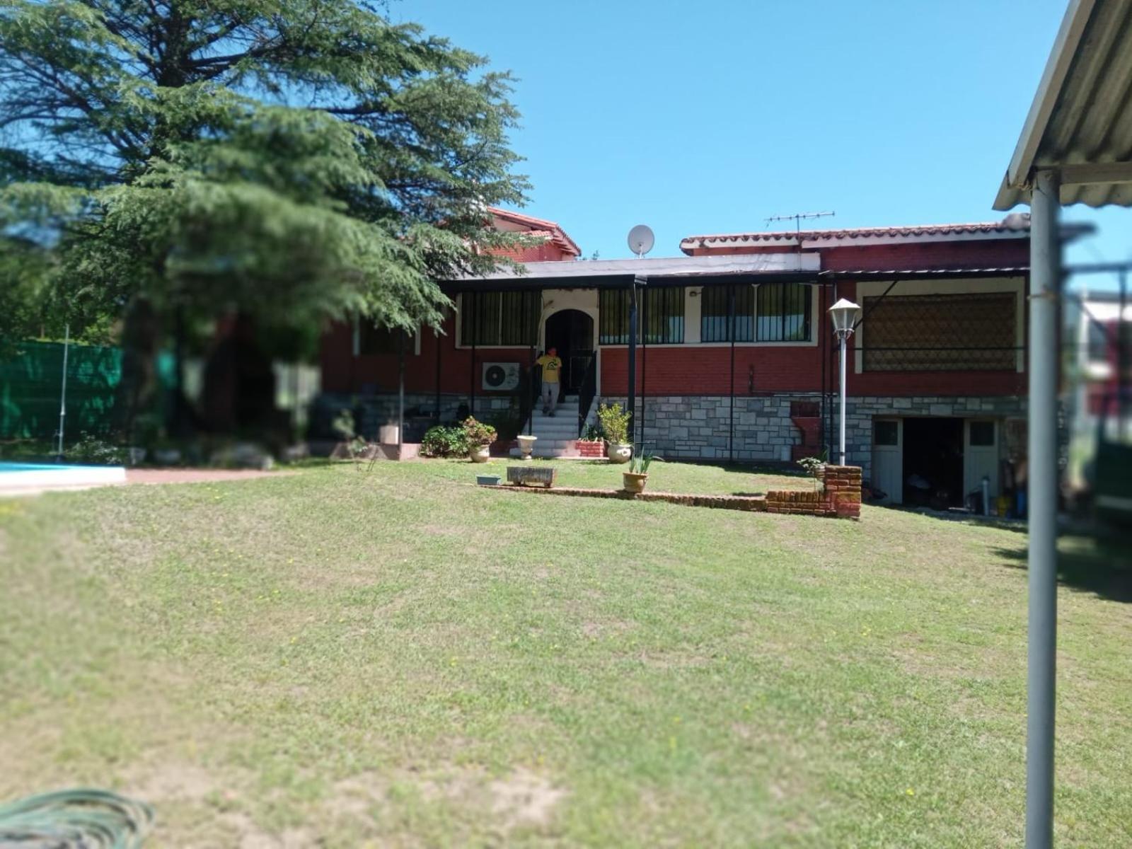 Clara * Villa Parque Siquiman